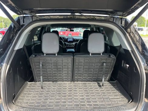 Used 2022 Ford Explorer XLT w/ Equipment Group 202A RWD image 5