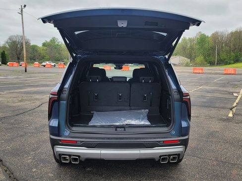 New 2026 Chevrolet Traverse LT w/ Driver Confidence Package AWD/4WD image 11