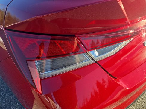 Used 2023 Hyundai Elantra SEL w/ Convenience Package image 11