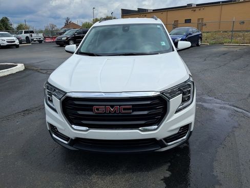 Used 2023 GMC Terrain SLE w/ Driver Convenience Package FWD image 5