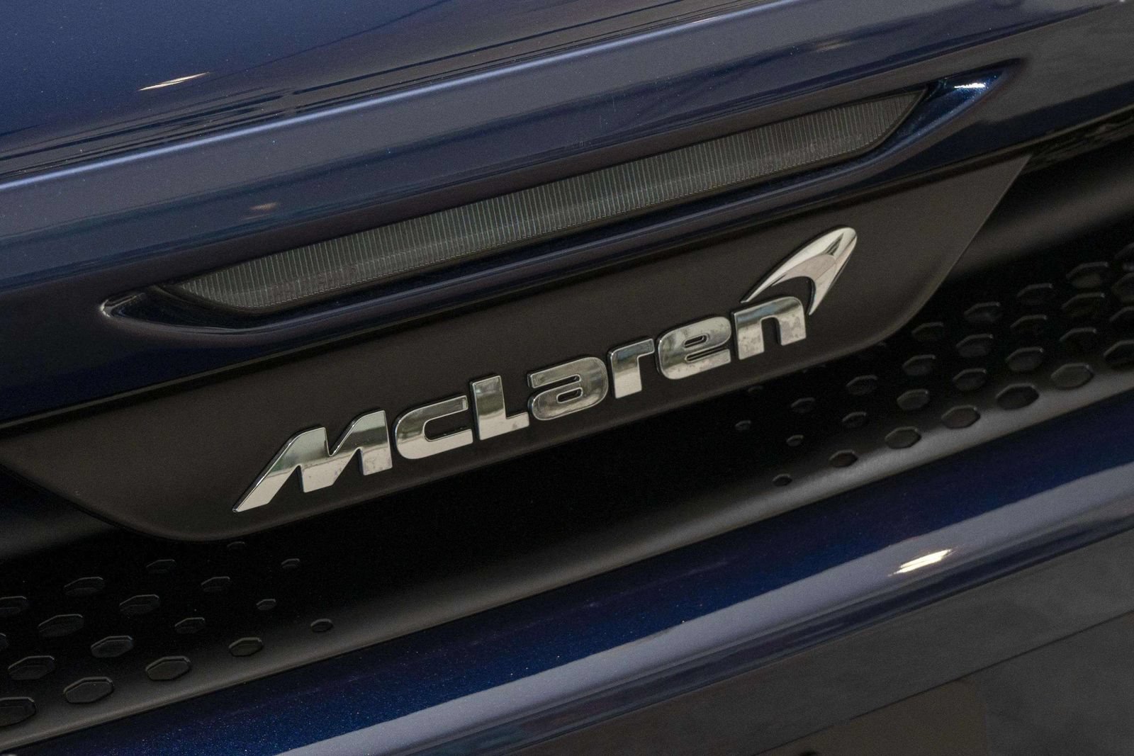 Used 2023 McLaren GT RWD image 36