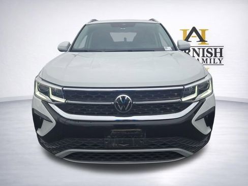 Certified 2023 Volkswagen Taos SEL AWD/4WD image 2