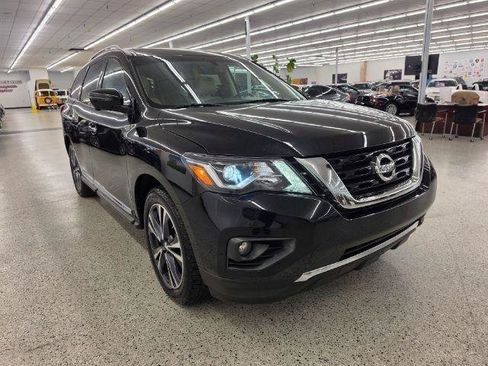 Used 2017 Nissan Pathfinder Platinum AWD/4WD image 3