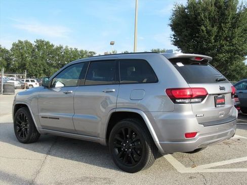 Used 2021 Jeep Grand Cherokee Laredo X image 4