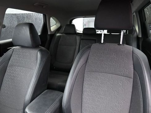 Used 2025 Kia Seltos S image 16