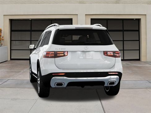 New 2025 Mercedes-Benz GLB 250 image 38