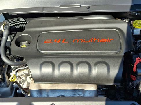 Certified 2022 Jeep Compass Latitude w/ Sun and Sound Group AWD/4WD image 27