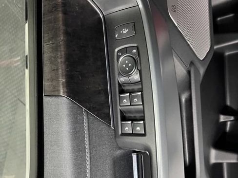 Used 2022 Ford F150 Lariat w/ Max Trailer Tow Package image 21