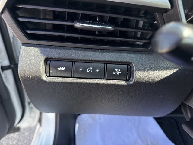 Used 2025 Nissan Altima 2.5 SV FWD image 16