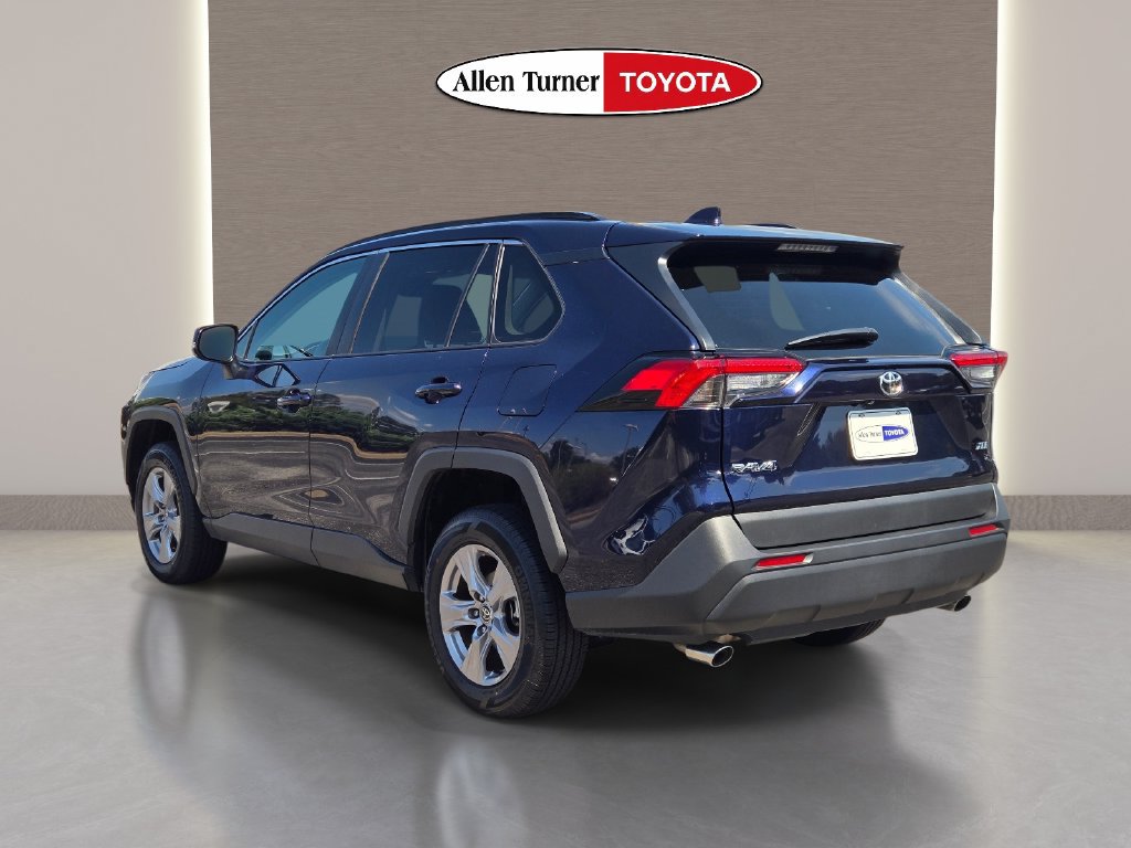 Used 2025 Toyota RAV4 XLE FWD image 8