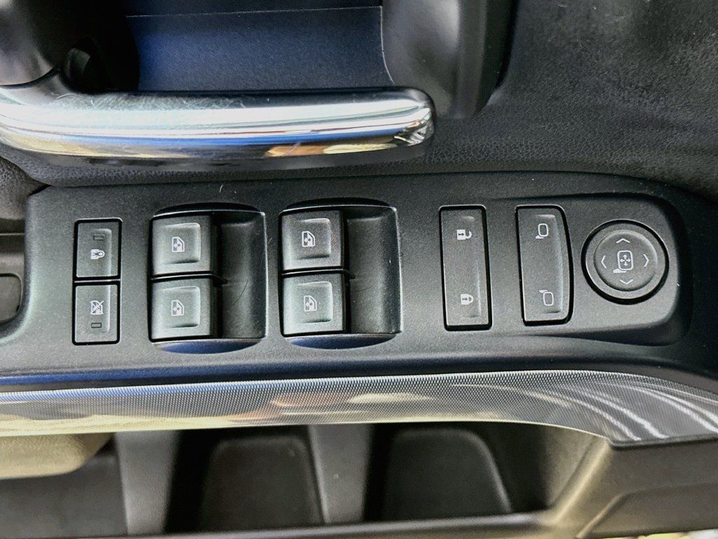 Used 2017 Chevrolet Silverado 1500 LT w/ Midnight Edition AWD/4WD image 20