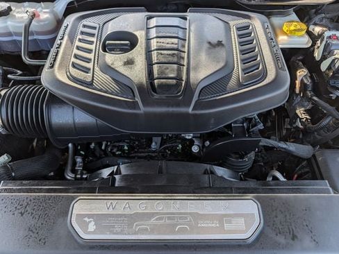 Used 2024 Jeep Wagoneer L Series III AWD/4WD image 29