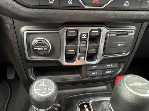 New 2026 Jeep Gladiator Sport AWD/4WD image 22