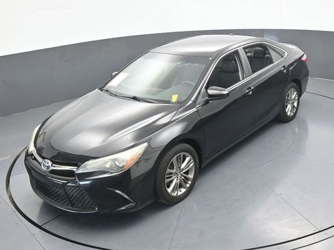 Used 2016 Toyota Camry SE image 42