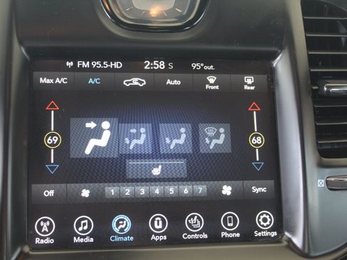 Used 2017 Chrysler 300 S AWD/4WD image 40