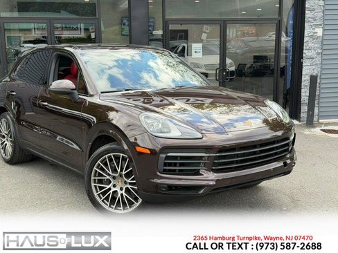 Used 2023 Porsche Cayenne Platinum Edition AWD/4WD image 4