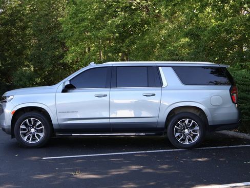 Used 2024 Chevrolet Suburban LS w/ Driver Alert Package AWD/4WD image 4
