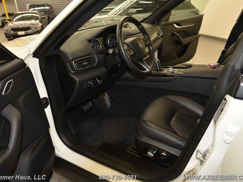 Used 2021 Maserati Levante image 10