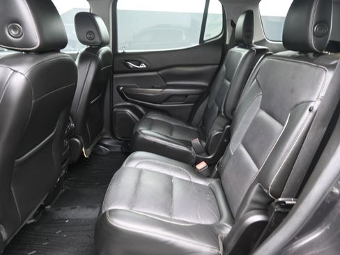 Used 2019 GMC Acadia SLT w/ LPO, Floor Liner Package image 17