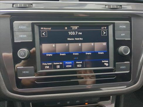 Used 2021 Volkswagen Tiguan S image 14