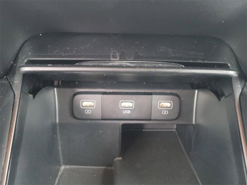 Used 2023 Kia Sorento LX image 24