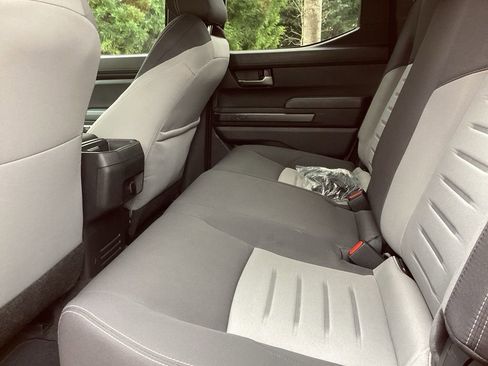 Used 2024 Toyota Tacoma TRD Sport AWD/4WD image 4