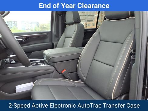 New 2025 Chevrolet Suburban Premier w/ Sun And Tow Package image 22