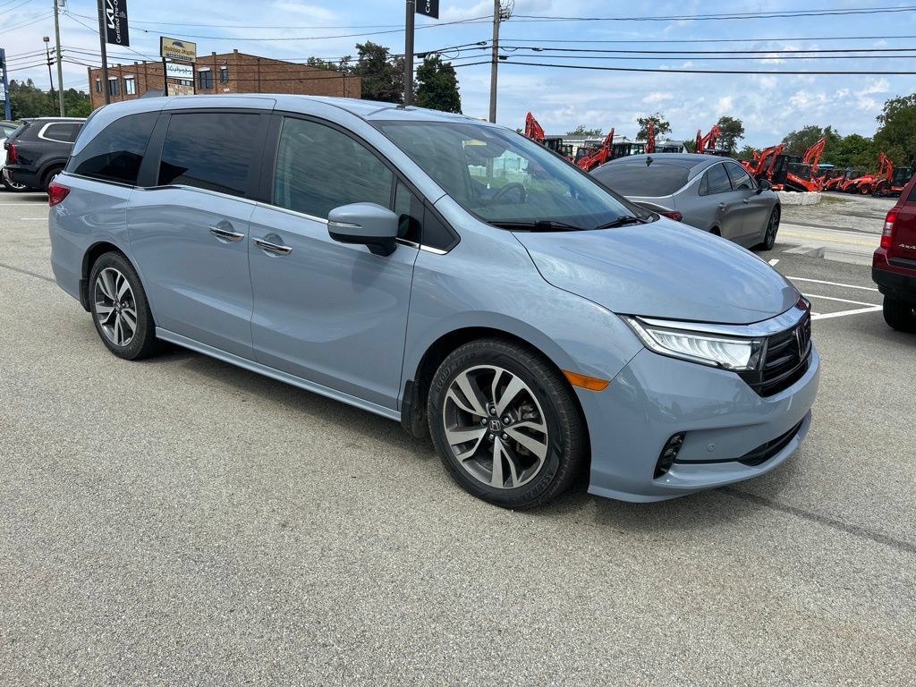 Used 2023 Honda Odyssey Touring image 1