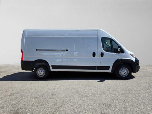 Used 2023 RAM ProMaster 2500 FWD image 2