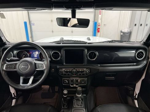 Used 2023 Jeep Wrangler Unlimited Sahara AWD/4WD image 10