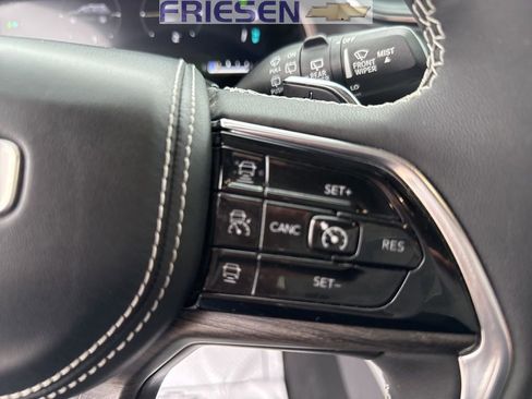 Used 2022 Jeep Grand Cherokee Overland image 16