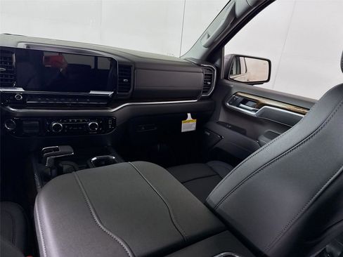 New 2026 GMC Sierra 1500 Elevation w/ Elevation Premium Package image 18