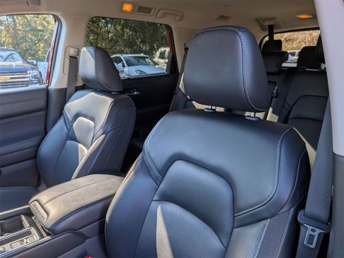 Used 2022 Nissan Pathfinder SL w/ SL Black Package image 21