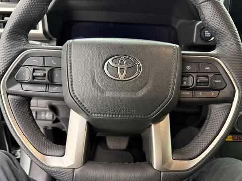 Used 2025 Toyota Tacoma Limited image 10