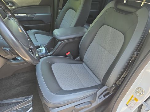 Used 2018 Chevrolet Colorado Z71 AWD/4WD image 14