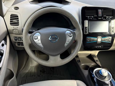 Used 2013 Nissan Leaf SV w/ LED & Quick Charge Pkg image 18