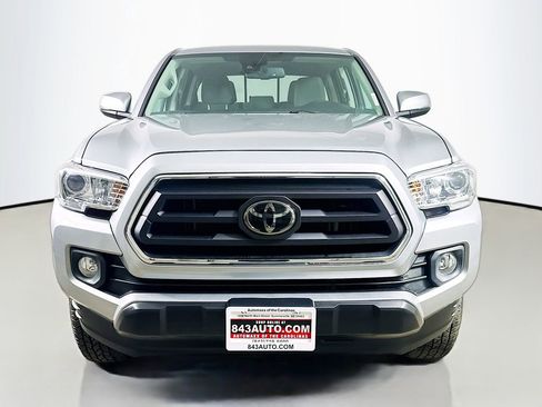 Used 2022 Toyota Tacoma SR5 w/ Technology Package image 2