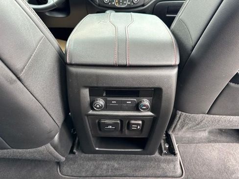 Used 2023 Chevrolet Traverse RS AWD/4WD image 43