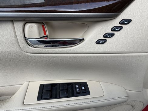Used 2013 Lexus ES 350 w/ Luxury Pkg FWD image 14