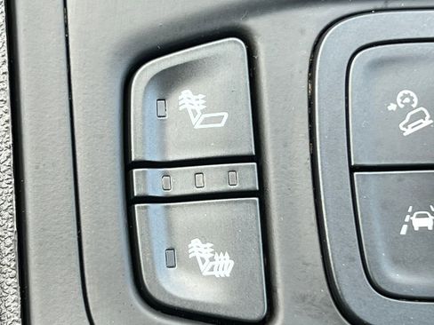 Certified 2023 GMC Terrain SLE w/ Driver Convenience Package AWD/4WD image 32