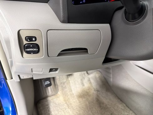 Used 2010 Toyota Camry LE image 14