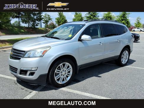 Used 2015 Chevrolet Traverse LT w/ Style and Technology Package FWD image 1