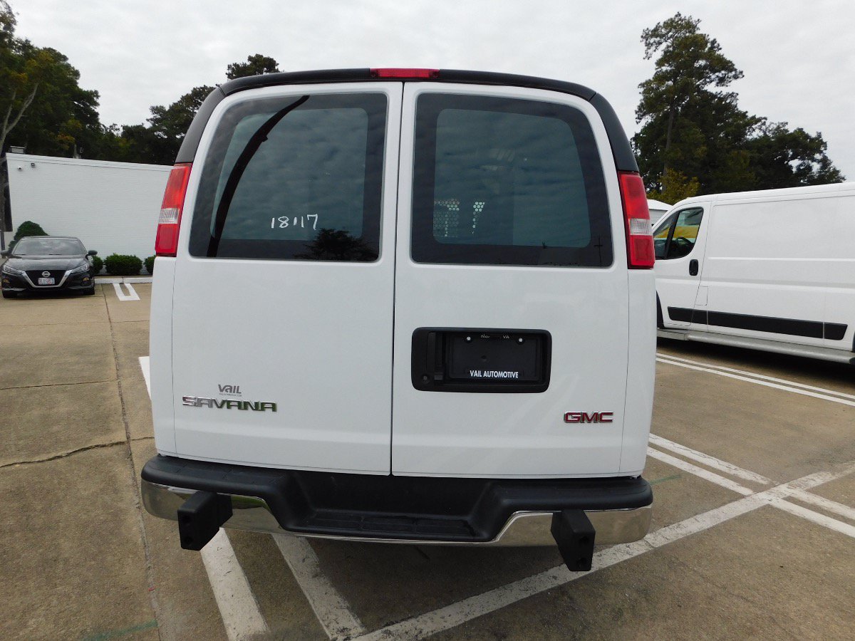 Used 2025 GMC Savana 2500 w/ Driver Convenience Package RWD image 4
