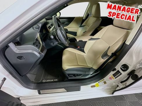 Used 2019 Lexus ES 350 w/ Premium Package FWD image 12