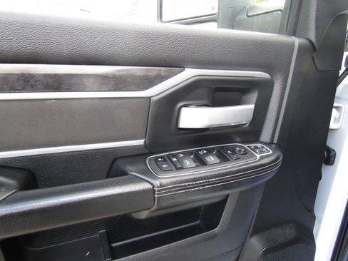 Used 2024 RAM 2500 Big Horn w/ Off Road Package AWD/4WD image 9
