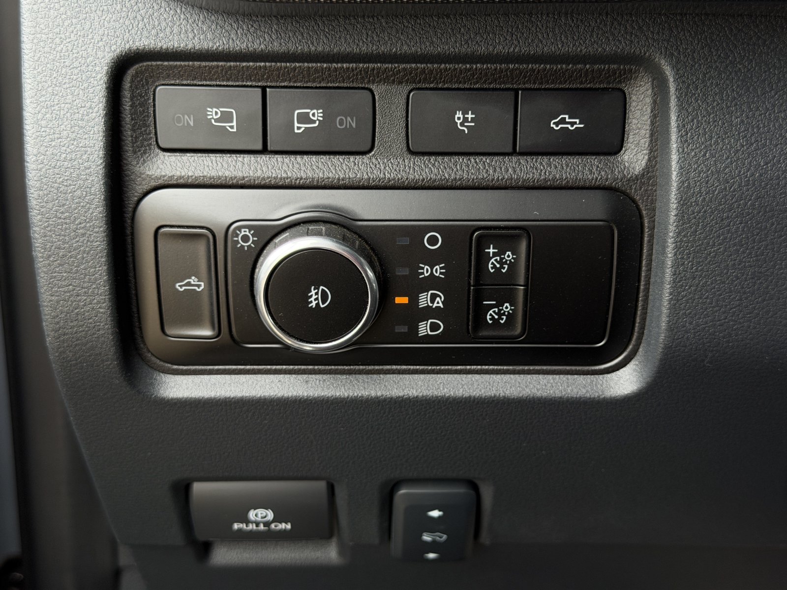 Used 2024 Ford F350 Platinum AWD/4WD image 25