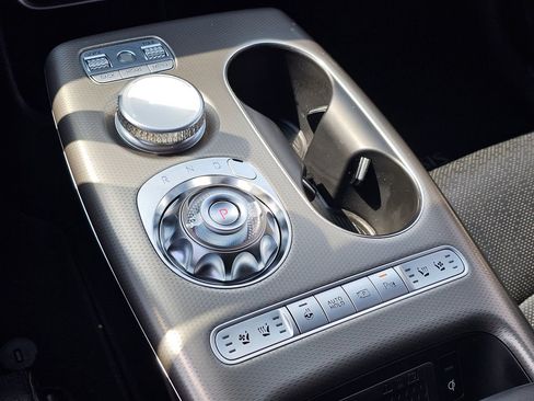 Certified 2023 Genesis GV60 Advanced AWD/4WD image 19