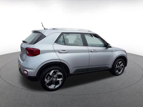 Used 2026 Hyundai Venue SEL FWD image 15