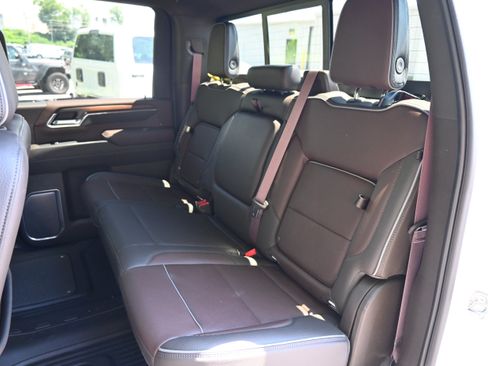 Used 2024 GMC Sierra 2500 Denali w/ Denali Reserve Package AWD/4WD image 8