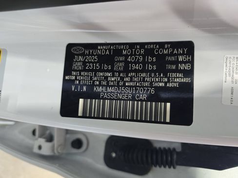 Used 2025 Hyundai Elantra Hybrid FWD image 35